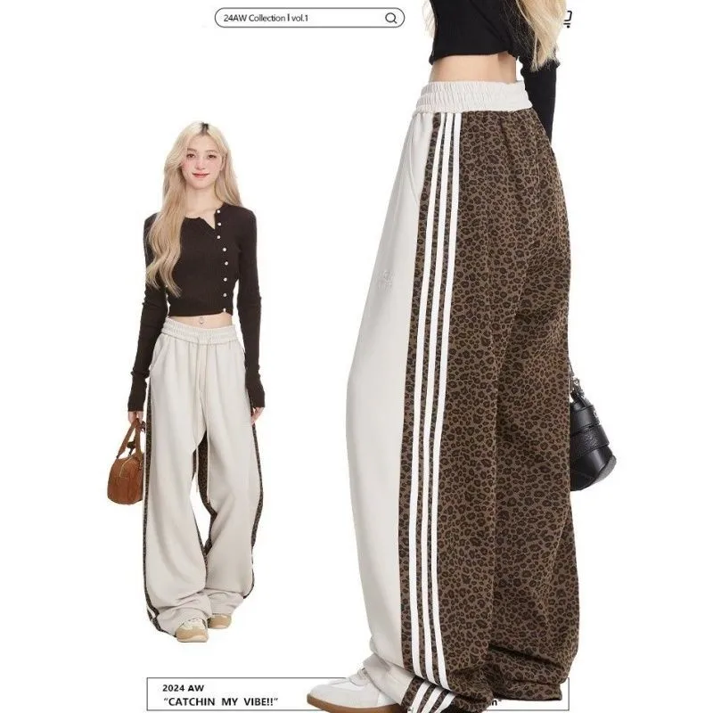 Leopard Print Patchwork Thick Sweatpants For Women, American Retro Hip-Hop Loose Fit Brand Striped Sports Casual Pants
Leopard Print Patchwork Thick Sweatpants For Women, American Retro Hip-Hop Loose Fit Brand Striped Sports Casual Pants