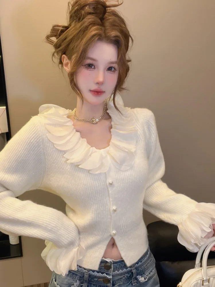 Retro V-neck Knitwear Women's Autumn Winter Slim Short Style Petal Shaping Slimming Top Korean Style Straight Cut Long Sleeve
Retro V-neck Knitwear Women's Autumn Winter Slim Short Style Petal Shaping Slimming Top Korean Style Straight Cut Long Sleeve