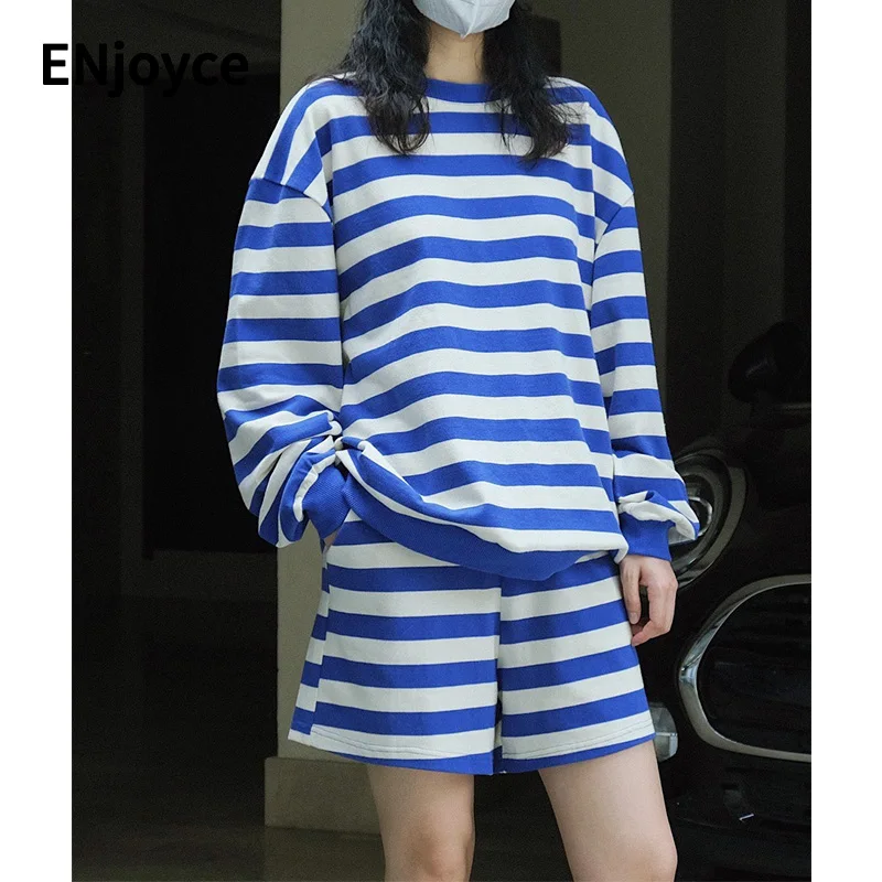 2024 Spring Women Vintage Contrast Color Striped Sweatshirt and Shorts Two Pieces Set Long Sleeve T-Shirt Suits Y2K Streetwear
2024 Spring Women Vintage Contrast Color Striped Sweatshirt and Shorts Two Pieces Set Long Sleeve T-Shirt Suits Y2K Streetwear