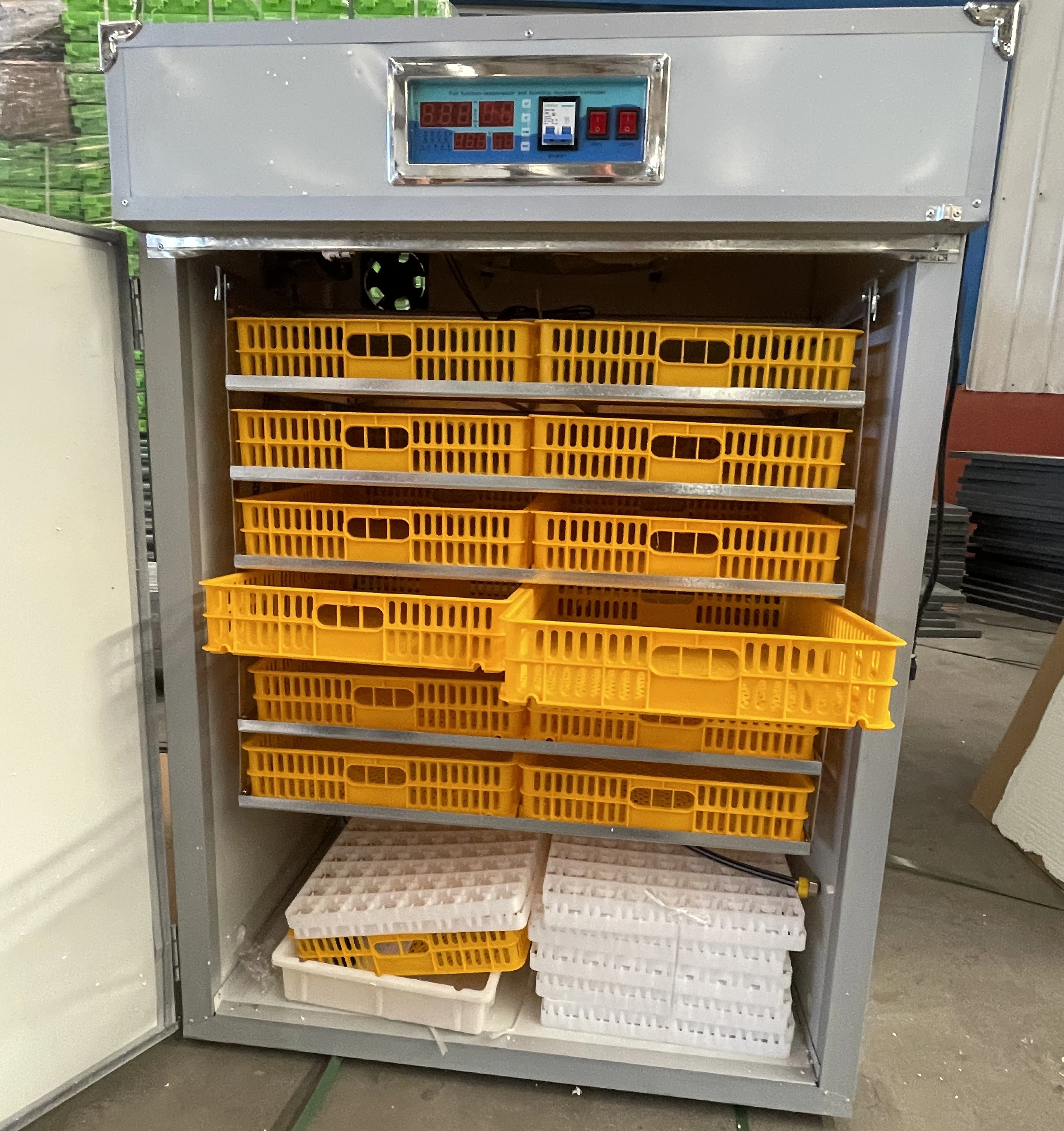 Energy-Saving Automatic Egg Incubation Equipment with 528-10000 Egg Capacity Including Insulated Egg Boxes
Energy-Saving Automatic Egg Incubation Equipment with 528-10000 Egg Capacity Including Insulated Egg Boxes