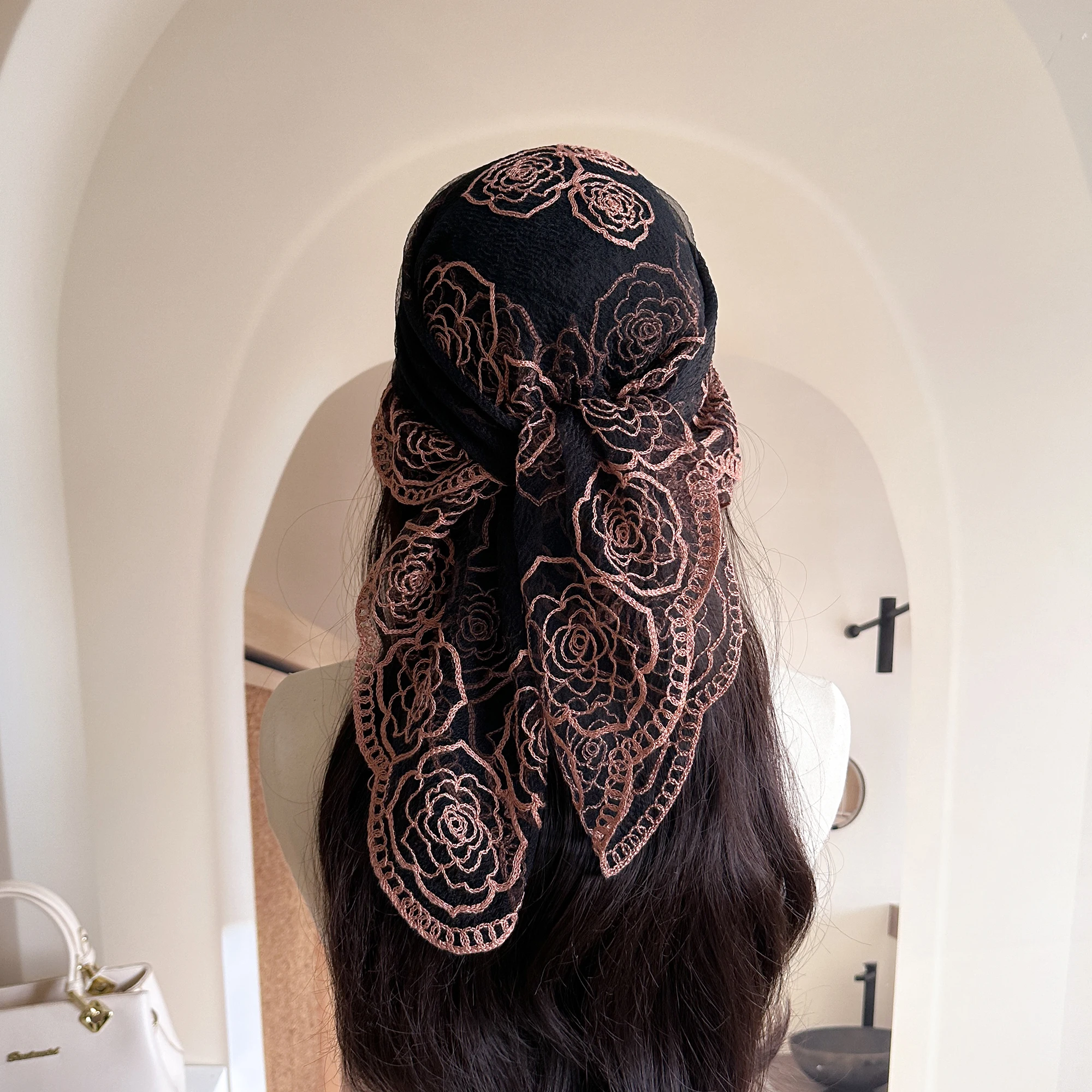 Кружевной тюрбан с цветочной вышивкой, головной убор для женских аксессуаров, женский платок, Женский мусульманский тюрбан
Кружевной тюрбан с цветочной вышивкой, головной убор для женских аксессуаров, женский платок, Женский мусульманский тюрбан