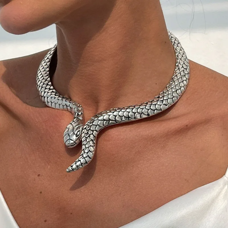 Fashionable Exaggerated Snake Shaped Open Collarbone Chain Retro Necklace Metal Spring Buckle Spirit Snake Collar Jewelry Gift
Fashionable Exaggerated Snake Shaped Open Collarbone Chain Retro Necklace Metal Spring Buckle Spirit Snake Collar Jewelry Gift