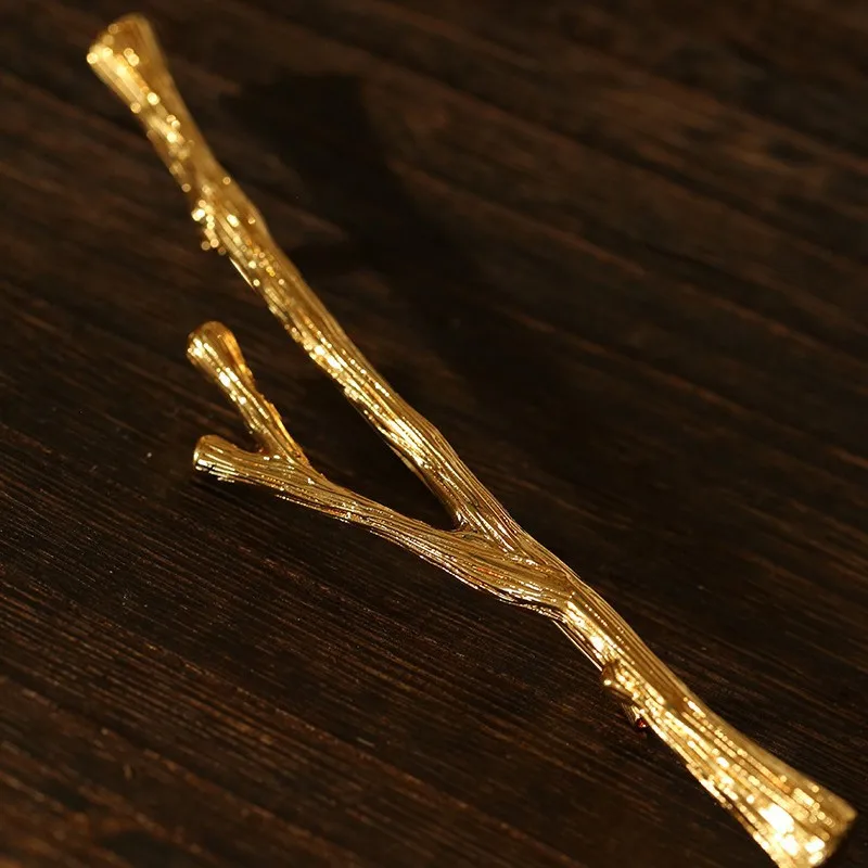 Europe Vintage Brass Gold Plated Branch Brooch Women Unique Design Jewelry Accessories
Europe Vintage Brass Gold Plated Branch Brooch Women Unique Design Jewelry Accessories
