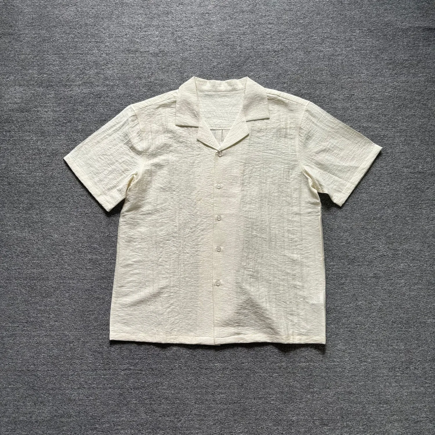 Men's solid color lapel shirt summer thin textured short-sleeved loose versatile casual shirt
Men's solid color lapel shirt summer thin textured short-sleeved loose versatile casual shirt
