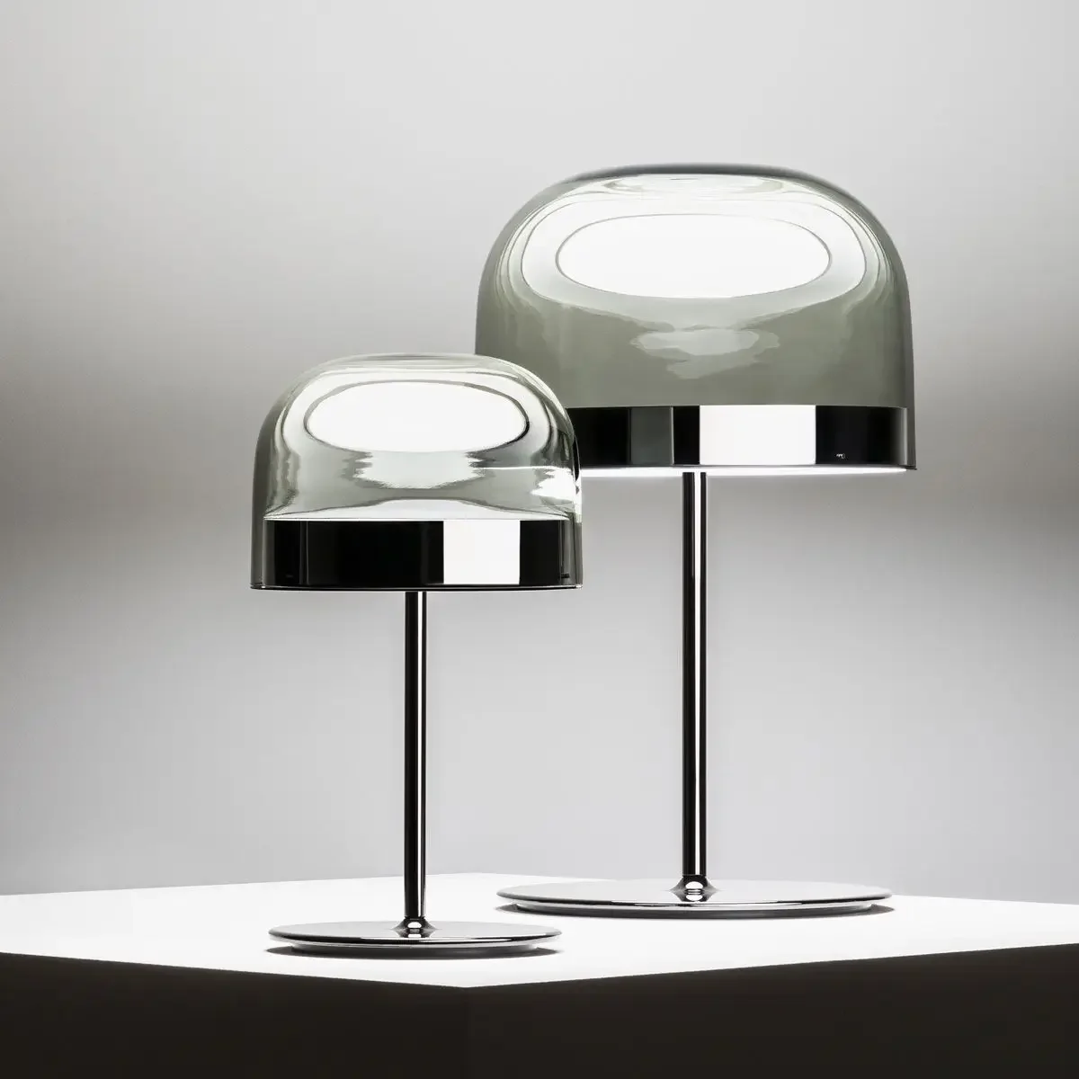 Italian Famous Brand Post-modern Glass Light Luxury Lamp Simple Creative Model Room Living Room Bedroom Bedside Lamp
Italian Famous Brand Post-modern Glass Light Luxury Lamp Simple Creative Model Room Living Room Bedroom Bedside Lamp