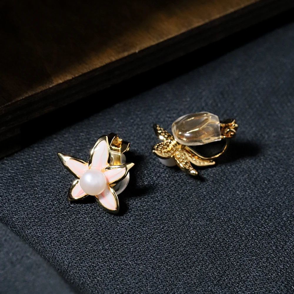 A Pair of Starfish Pearl Earrings 18K Gold Plated, Ocean Theme Dainty Stud Earrings for Women, Summer Beach Jewelry Gifts
A Pair of Starfish Pearl Earrings 18K Gold Plated, Ocean Theme Dainty Stud Earrings for Women, Summer Beach Jewelry Gifts