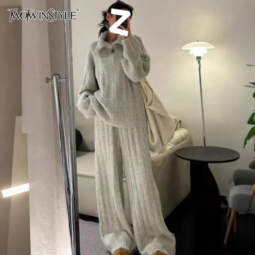 TWOTWINSTYLE Beige Spliced Zipper Two Piece Set Female Turtleneck Long Sleeve Coat Basics Women's Trousers Sets Clothing Style
TWOTWINSTYLE Beige Spliced Zipper Two Piece Set Female Turtleneck Long Sleeve Coat Basics Women's Trousers Sets Clothing Style