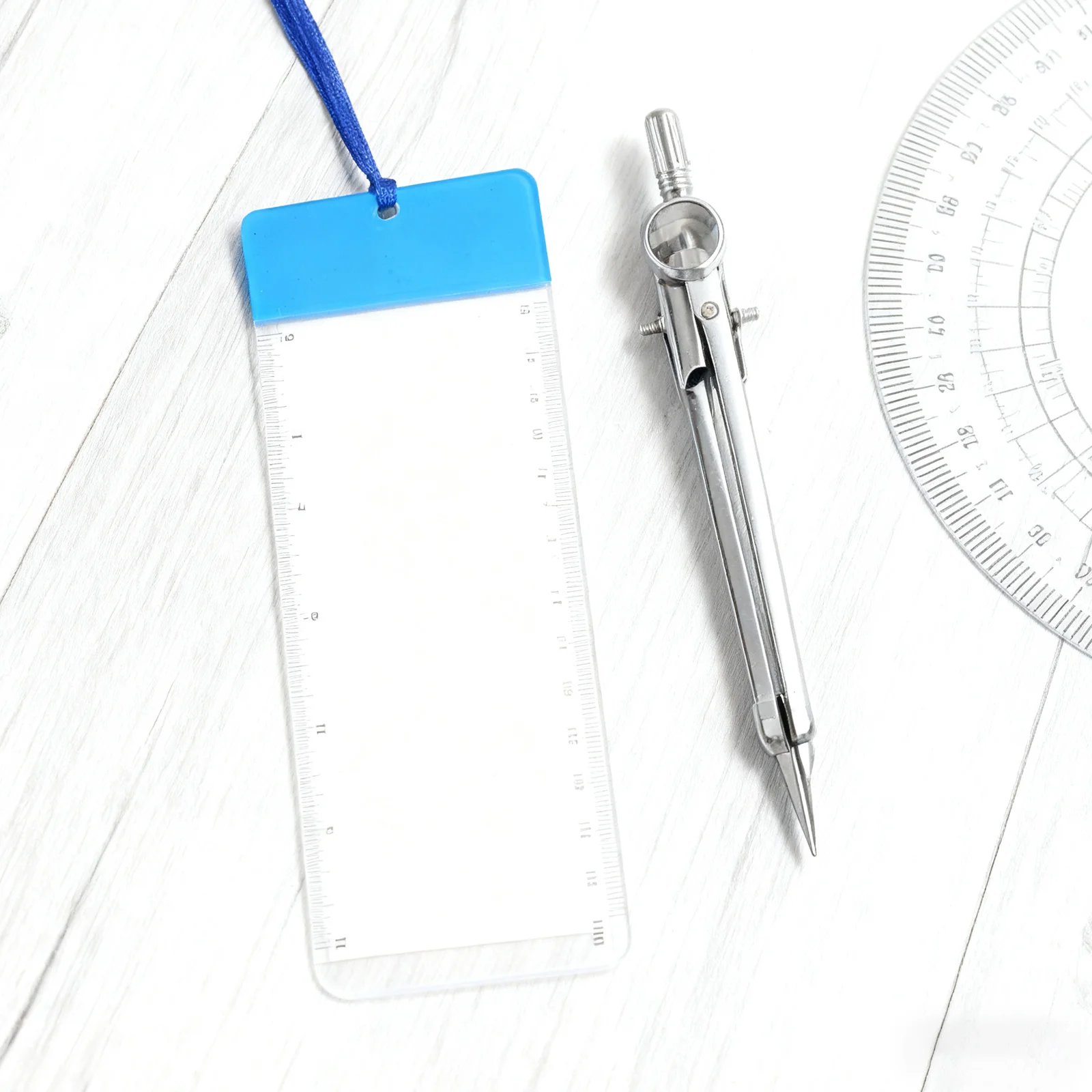 4Pcs PVC Flat Magnifier Sheet Bookmark Ruler 3X Magnifying Glass Handheld Reading Magnifier for Small Fonts Books Documents
4Pcs PVC Flat Magnifier Sheet Bookmark Ruler 3X Magnifying Glass Handheld Reading Magnifier for Small Fonts Books Documents