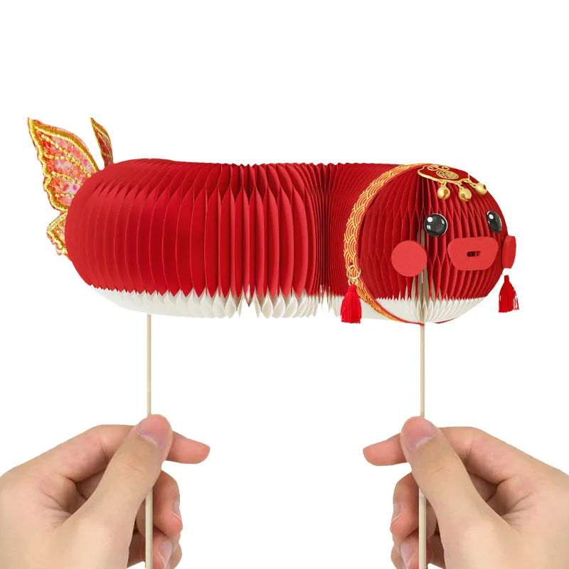 New Year, Year of the Snake, red koi fish ornament, living room, room entrance, emotional stability
New Year, Year of the Snake, red koi fish ornament, living room, room entrance, emotional stability