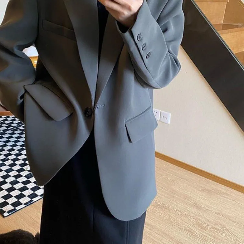 Autumn Korean Style Gray Oversized Blazer for Women Petite Friendly New Design Casual Loose Fit Suit Jacket Trendy Outerwear
Autumn Korean Style Gray Oversized Blazer for Women Petite Friendly New Design Casual Loose Fit Suit Jacket Trendy Outerwear