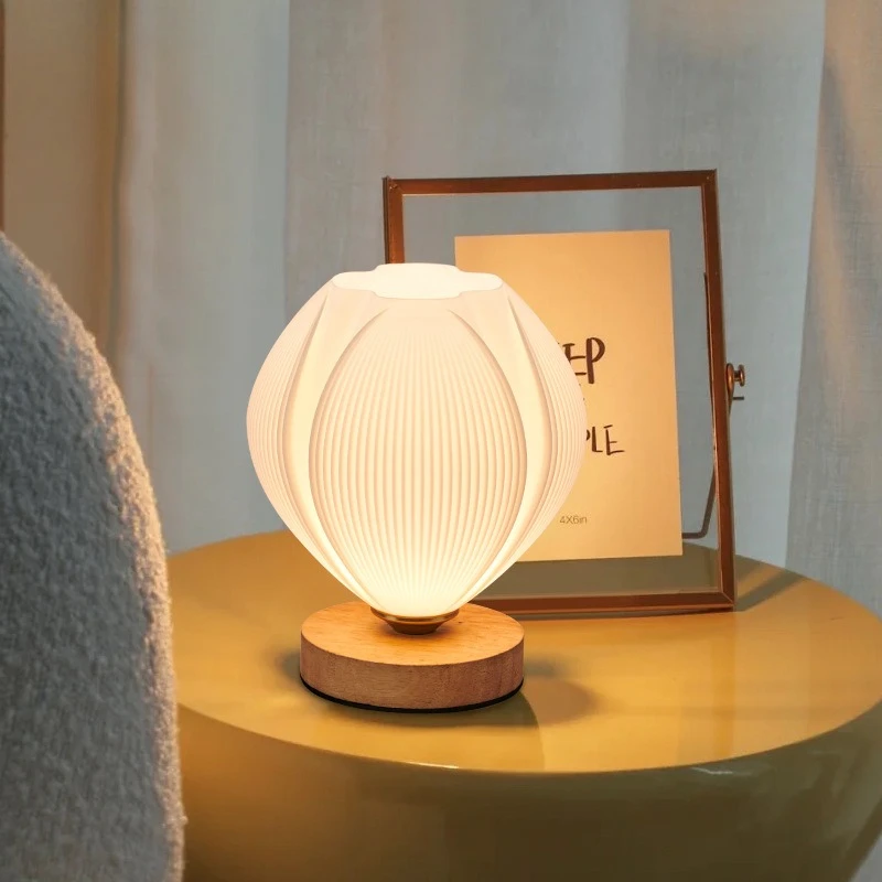 Flower Fabric Desk Lamp Bedside Lamps High-end Bedroom Decoration Romantic Atmosphere Light Plug-in Sleeping Switch Nightlights
Flower Fabric Desk Lamp Bedside Lamps High-end Bedroom Decoration Romantic Atmosphere Light Plug-in Sleeping Switch Nightlights