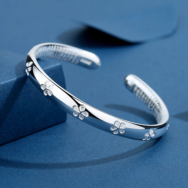 Plum Blossom Heart Sutra 999 Pure Silver Bracelet, Women's Fashion Simple Opening Bracelet Luxury Multiple Jewelry Gifts
Plum Blossom Heart Sutra 999 Pure Silver Bracelet, Women's Fashion Simple Opening Bracelet Luxury Multiple Jewelry Gifts