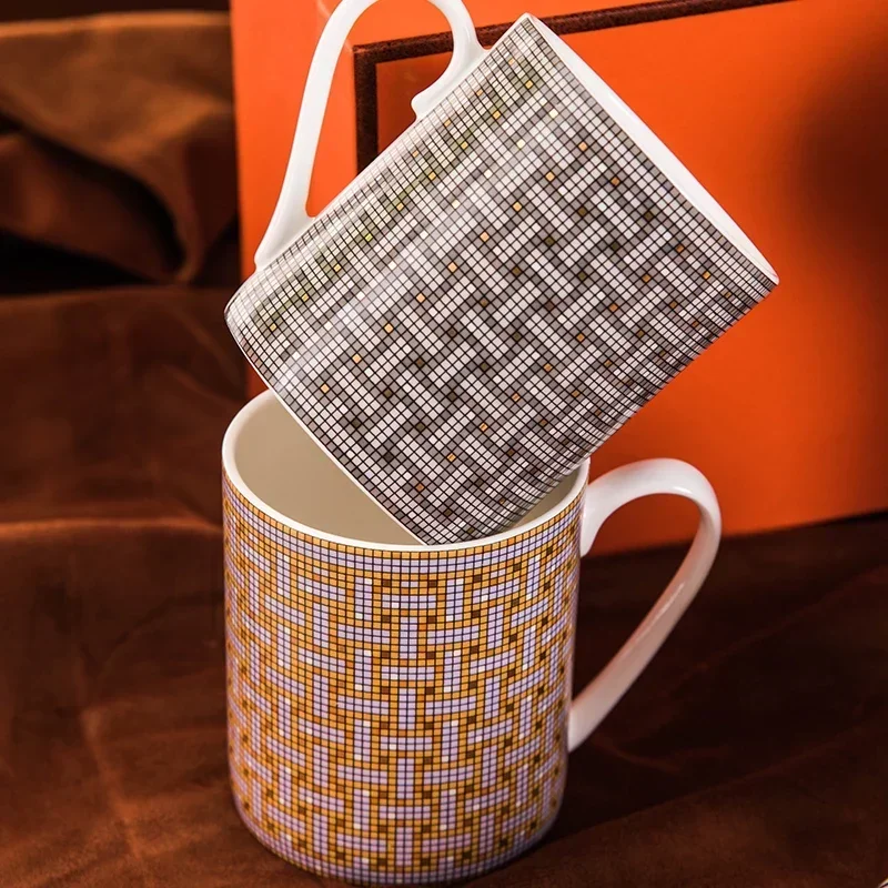 Porcelain Cups Coffee Shops Milk Cup Bone China Cups Office Home Drinks Water Cups Birthday Gifts Tumbler with Straw Tazas Tea
Porcelain Cups Coffee Shops Milk Cup Bone China Cups Office Home Drinks Water Cups Birthday Gifts Tumbler with Straw Tazas Tea