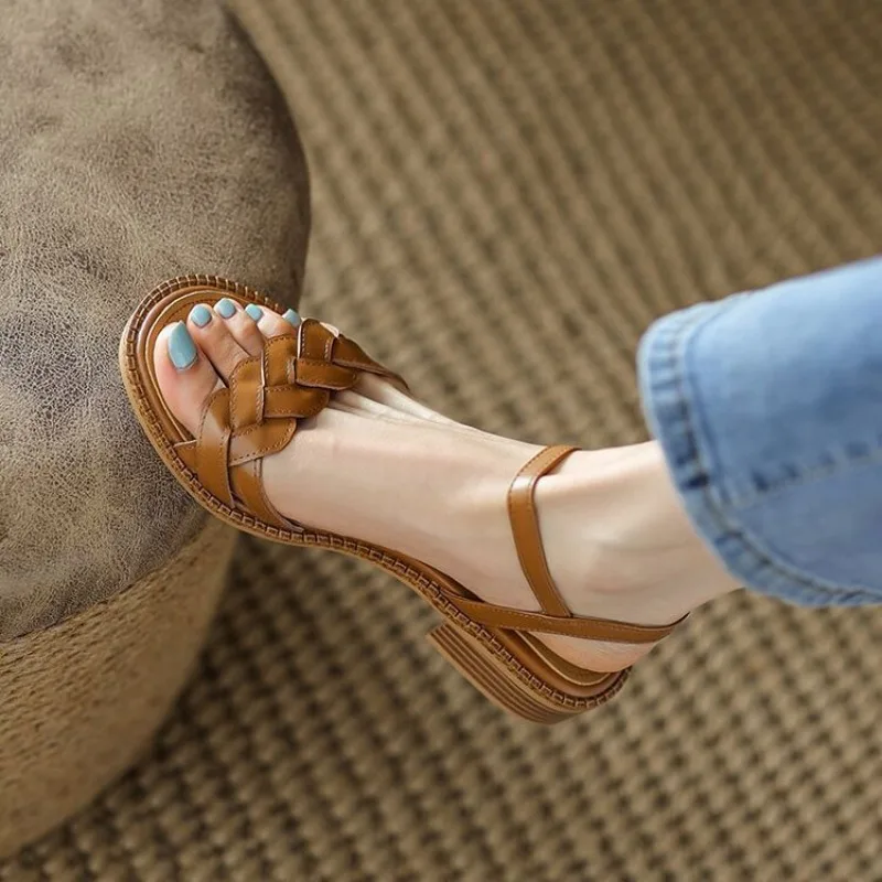Women's Sandals 2026 Summer New Style Simple and Fashionable Hollowed-out Toe Braided Thick Heel Roman Shoes for Women 35-40
Women's Sandals 2026 Summer New Style Simple and Fashionable Hollowed-out Toe Braided Thick Heel Roman Shoes for Women 35-40
