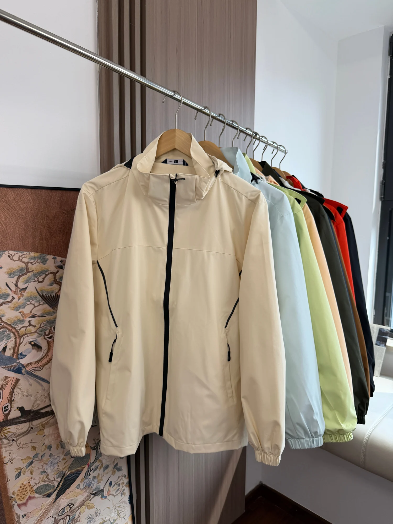 Three-Proof Outdoor Men's Jacket! Spring Season! 3D Tailoring! Casual Style! Hooded Zipper Closure! Long Sleeve! Thin Fabric!
Three-Proof Outdoor Men's Jacket! Spring Season! 3D Tailoring! Casual Style! Hooded Zipper Closure! Long Sleeve! Thin Fabric!