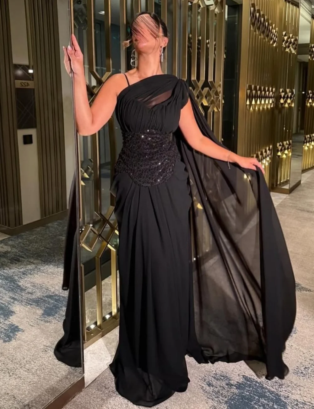 Классические шифоновые плиссированные прямые длинные платья на одно плечо с блестками по индивидуальному заказу Quinceanera, блестящие вечерние платья на заказ 
Классические шифоновые плиссированные прямые длинные платья на одно плечо с блестками по индивидуальному заказу Quinceanera, блестящие вечерние платья на заказ