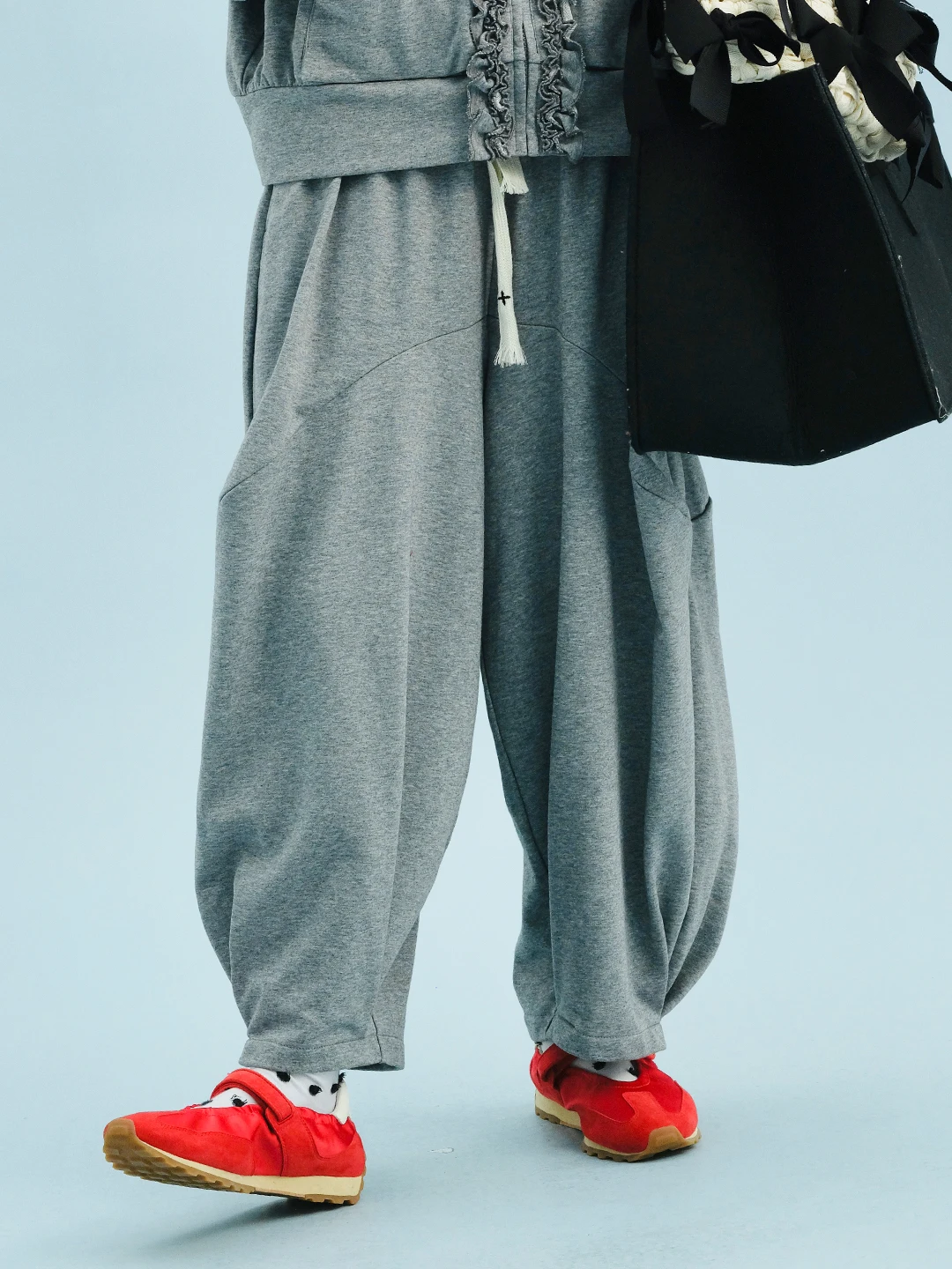 imakokoni Japanese casual women's 2025 spring loose elastic knitted pants 255007
imakokoni Japanese casual women's 2025 spring loose elastic knitted pants 255007