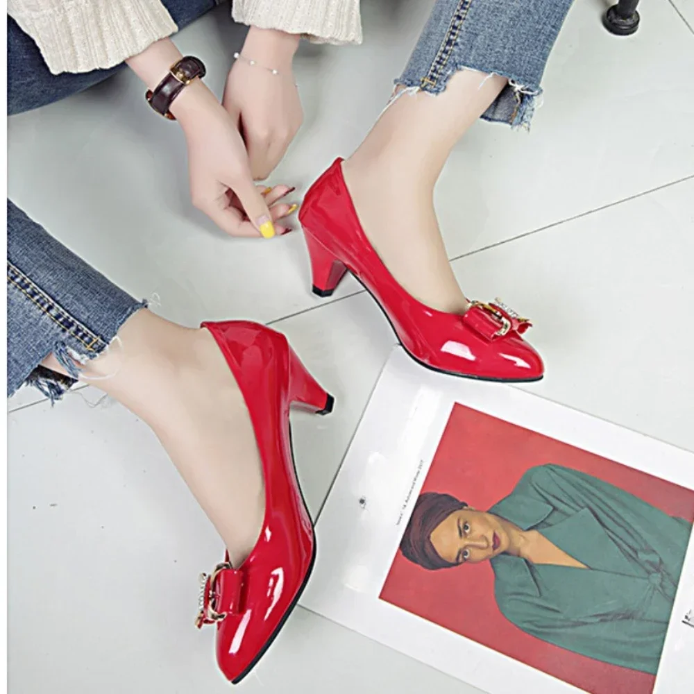 Spring Autumn New Women's Shoes Fashion Professional High Heels Black Red Shallow Mouth Comfortable Work Shoes
Spring Autumn New Women's Shoes Fashion Professional High Heels Black Red Shallow Mouth Comfortable Work Shoes