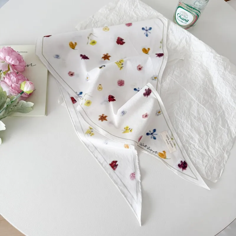 New Neck Scarf Accessories Scarf Korean High-end White Printed Triangle Scarf Flower Printed Rhombus T Popular Silk Scarf
New Neck Scarf Accessories Scarf Korean High-end White Printed Triangle Scarf Flower Printed Rhombus T Popular Silk Scarf