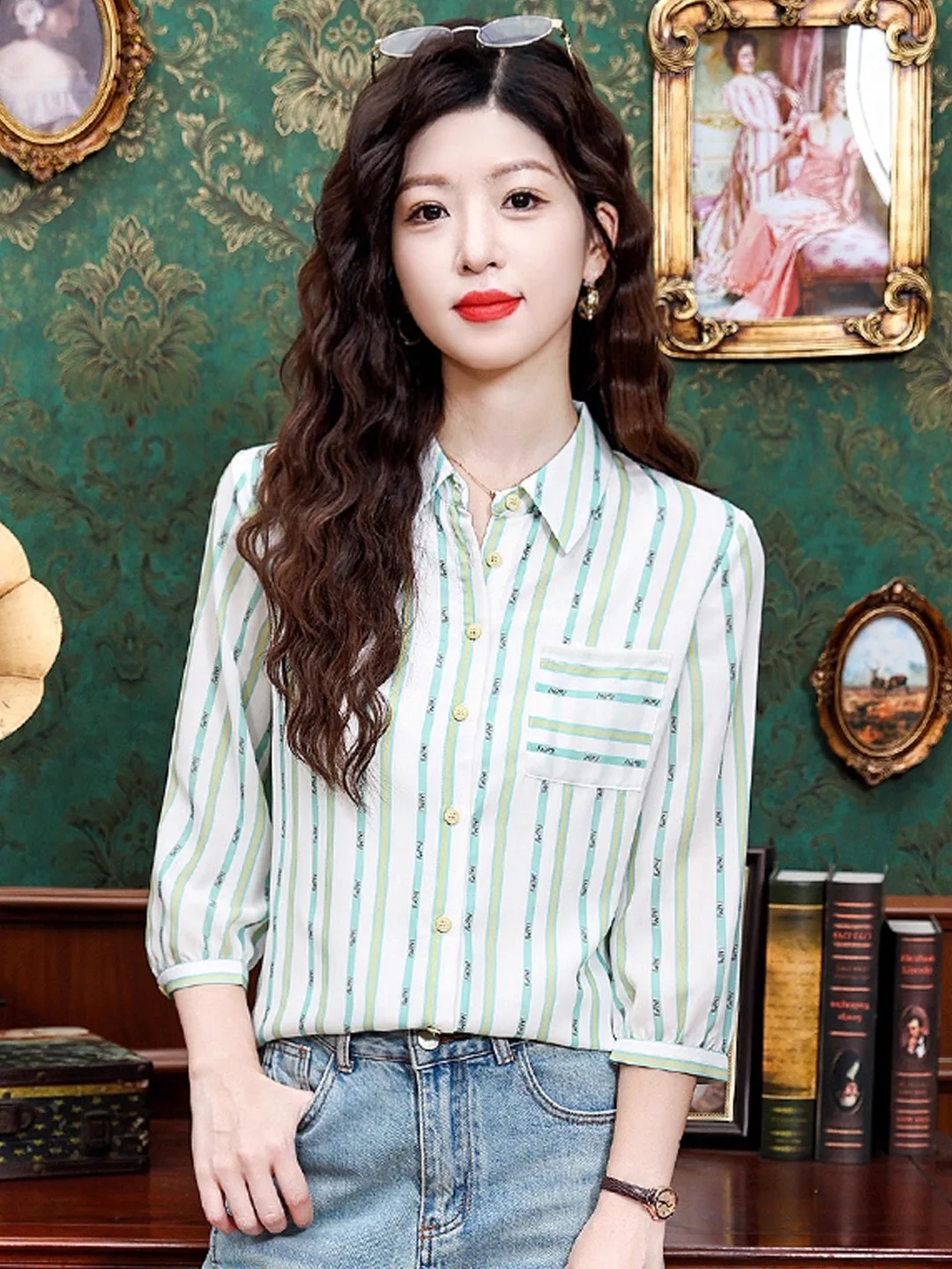 Модная женская блузка с полосатым принтом и воротником на одной пуговице, осенняя коллекция 2025, новинка, универсальный топ с рукавом три четверти
Модная женская блузка с полосатым принтом и воротником на одной пуговице, осенняя коллекция 2025, новинка, универсальный топ с рукавом три четверти