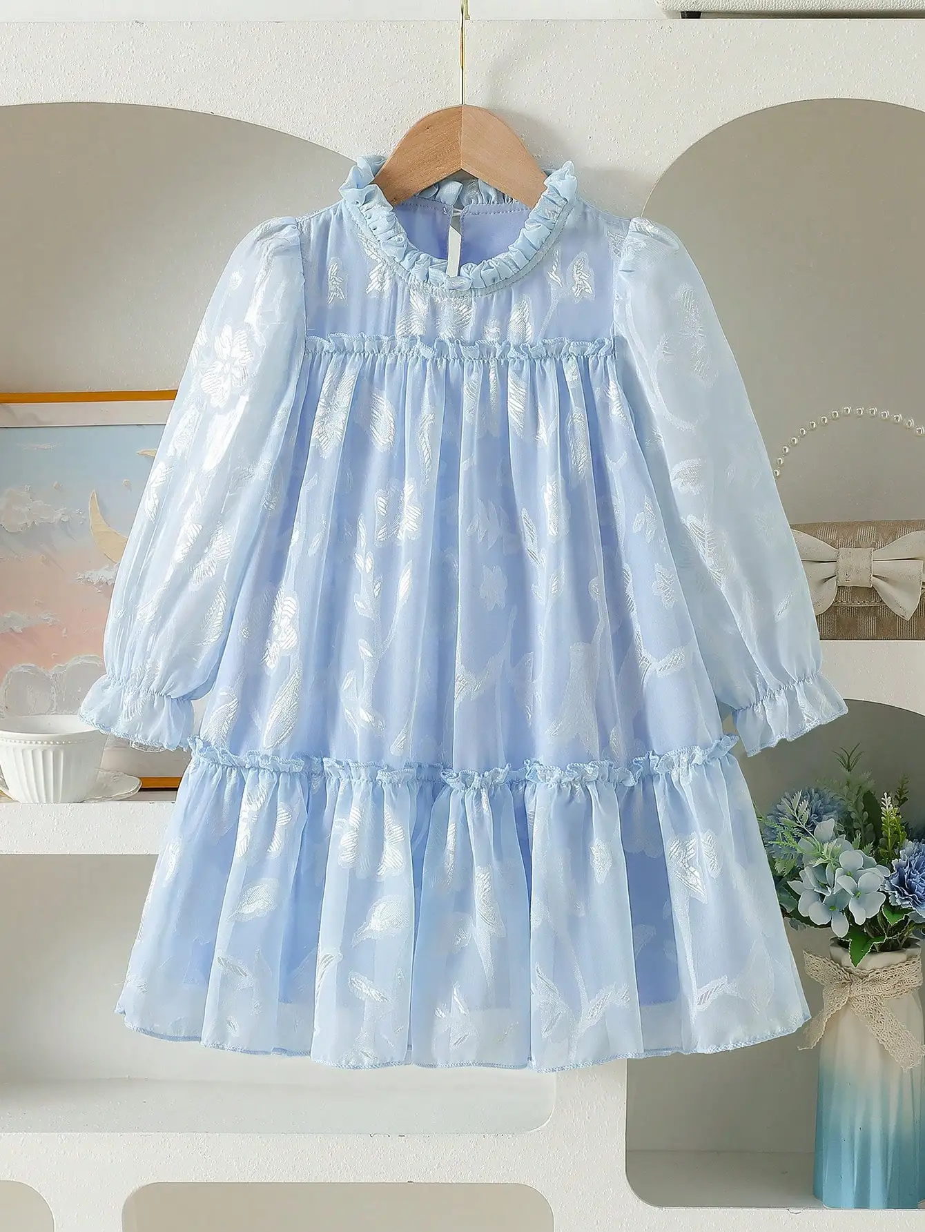 Elegant Ruffled Collar Long Sleeve Jacquard Floral Dress Light Blue A-Line
Elegant Ruffled Collar Long Sleeve Jacquard Floral Dress Light Blue A-Line