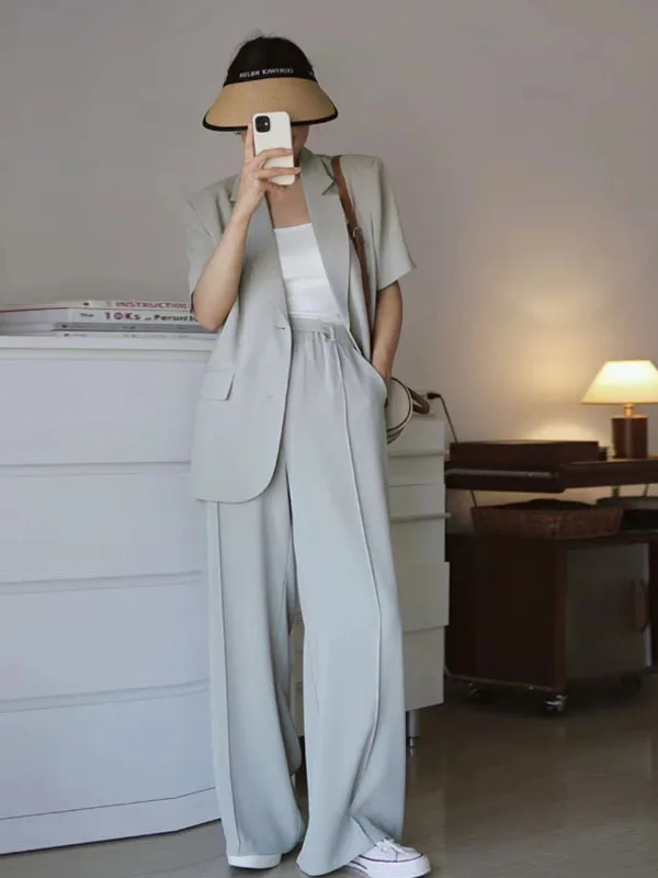 Summer Short Sleeve Suit Set Women's Lightweight Casual Commute Two-Piece Set Elegant Lady Style Button-Up Fashionable Ensemble
Summer Short Sleeve Suit Set Women's Lightweight Casual Commute Two-Piece Set Elegant Lady Style Button-Up Fashionable Ensemble