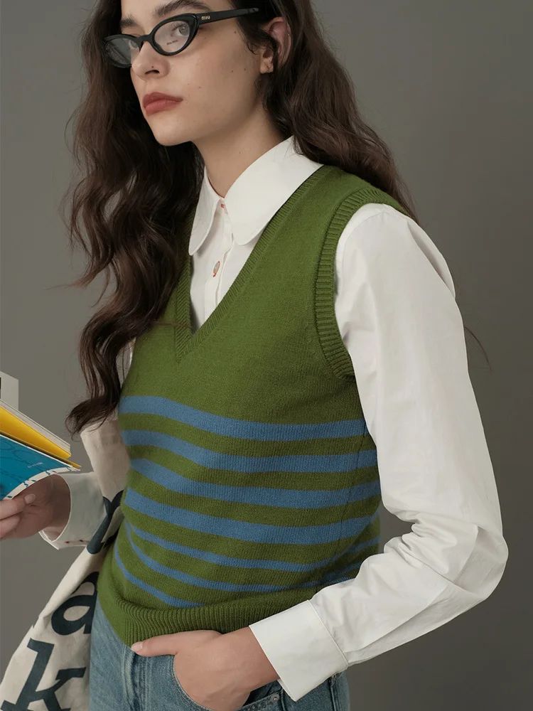 Ecru Soli Briti Retro Olive een And Blue Striped V-ne Vest Women's Faion Autumn Collection Versatile No-button Design
Ecru Soli Briti Retro Olive een And Blue Striped V-ne Vest Women's Faion Autumn Collection Versatile No-button Design
