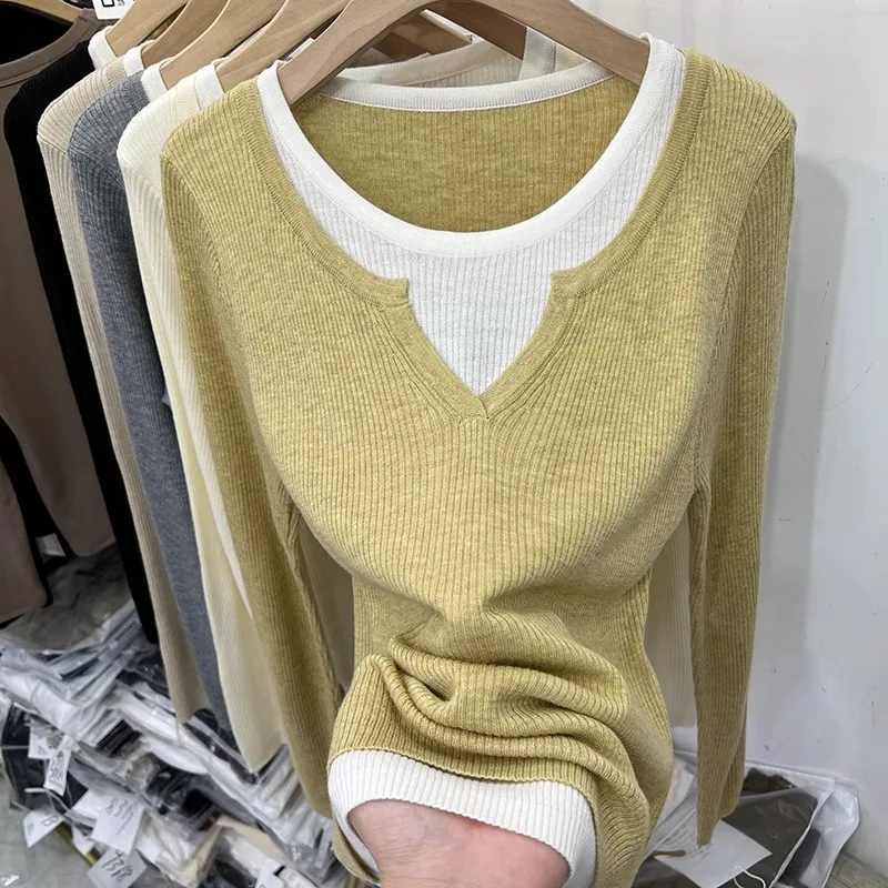 Spring Fashion New 2025 Women's Fake Two-piece Top Base Shirt Spliced Casual Sweater Knitted Sweater Female Clothing
Spring Fashion New 2025 Women's Fake Two-piece Top Base Shirt Spliced Casual Sweater Knitted Sweater Female Clothing