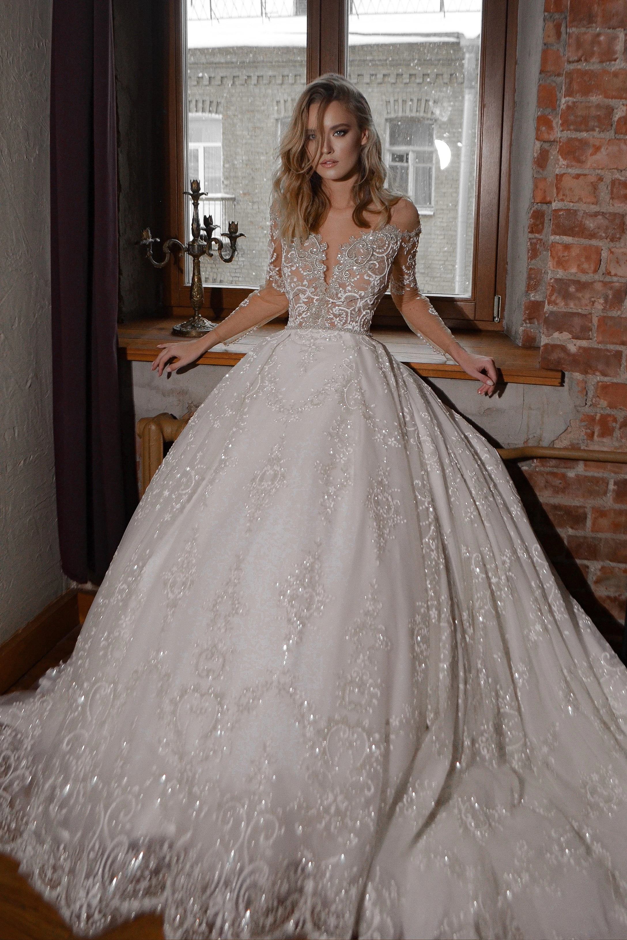 Elegant Lace Long sleeves Wedding Dress Off Shoulder Princess Ball Gown Sweetheart Bridal Dress Long Train Vestido De Novia
Elegant Lace Long sleeves Wedding Dress Off Shoulder Princess Ball Gown Sweetheart Bridal Dress Long Train Vestido De Novia
