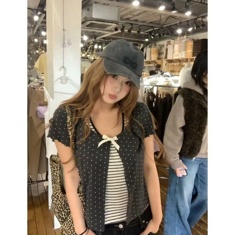 Fake Two-piece Cute Bow Summer Polka Dot Striped Slim-fitting Short-sleeved Top
Fake Two-piece Cute Bow Summer Polka Dot Striped Slim-fitting Short-sleeved Top