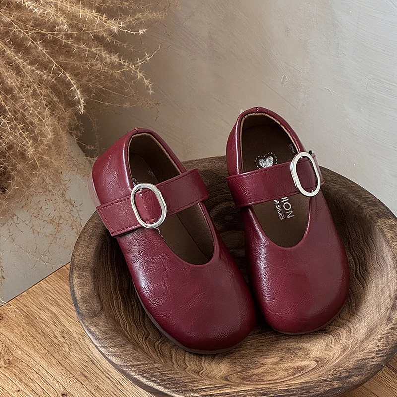 Осенние детские модные туфли на плоской подошве с круглым носком, однотонным дизайном, противоскользящим и повседневным стилем, подходят для детей 3-12 лет
Осенние детские модные туфли на плоской подошве с круглым носком, однотонным дизайном, противоскользящим и повседневным стилем, подходят для детей 3-12 лет