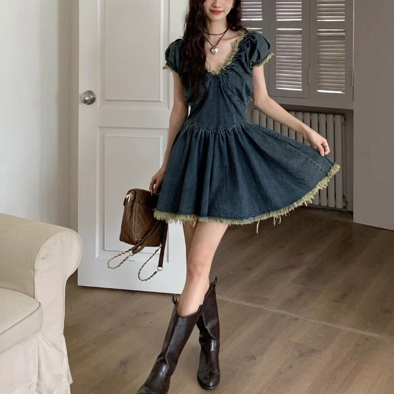 Vintage Birthday Party Streetwear Mini Dress for Women Summer Sexy V-neck Short Sleeves High Waist Y2K A-line Pleated Body Dress
Vintage Birthday Party Streetwear Mini Dress for Women Summer Sexy V-neck Short Sleeves High Waist Y2K A-line Pleated Body Dress
