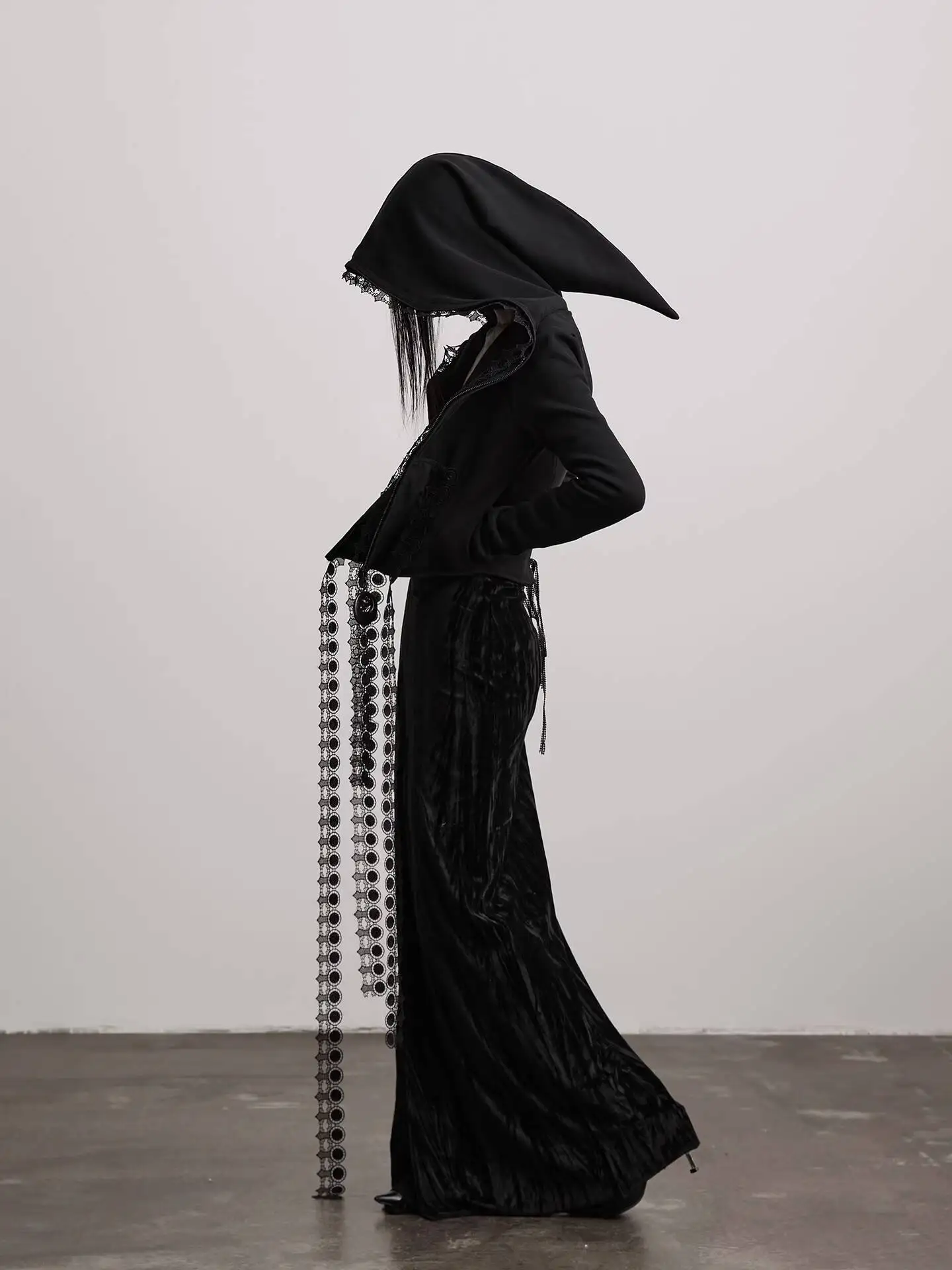 Новое карнавальное пальто Crow Fiesta на Хэллоуин, косплей, лента на молнии, на флисовой подкладке с капюшоном, черное пальто для самосовершенствования
Новое карнавальное пальто Crow Fiesta на Хэллоуин, косплей, лента на молнии, на флисовой подкладке с капюшоном, черное пальто для самосовершенствования