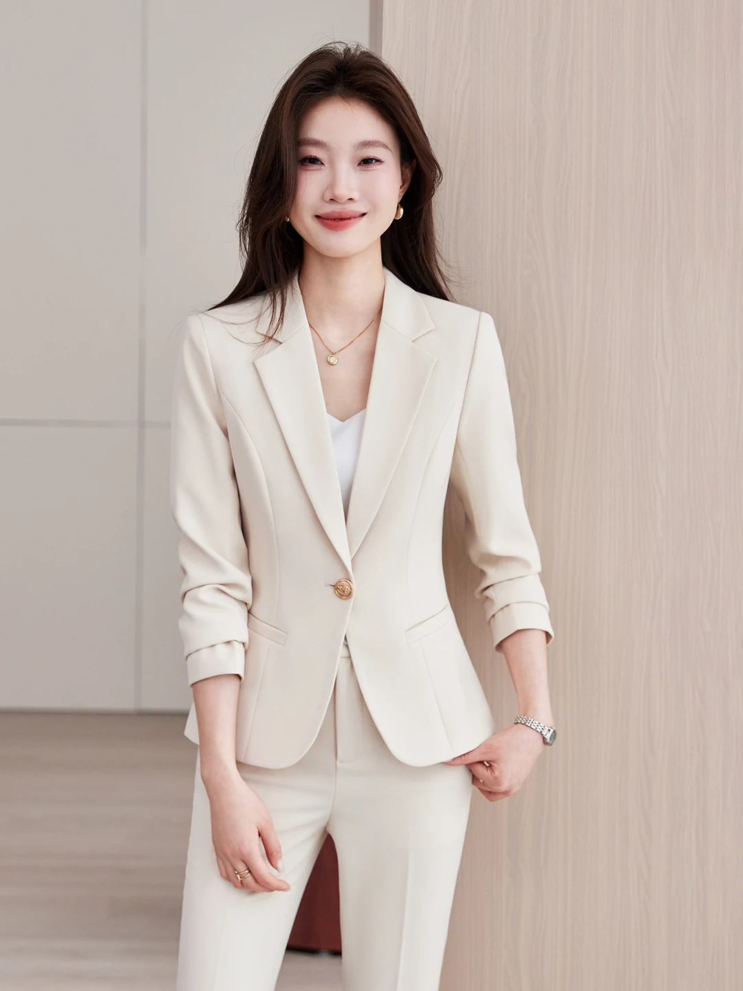 Beige Women's Suit Jacket 2026 New Spring Formal Workwear Waist-Cinching Professional Occasion Ladies' Suit Set Commute Style
Beige Women's Suit Jacket 2026 New Spring Formal Workwear Waist-Cinching Professional Occasion Ladies' Suit Set Commute Style