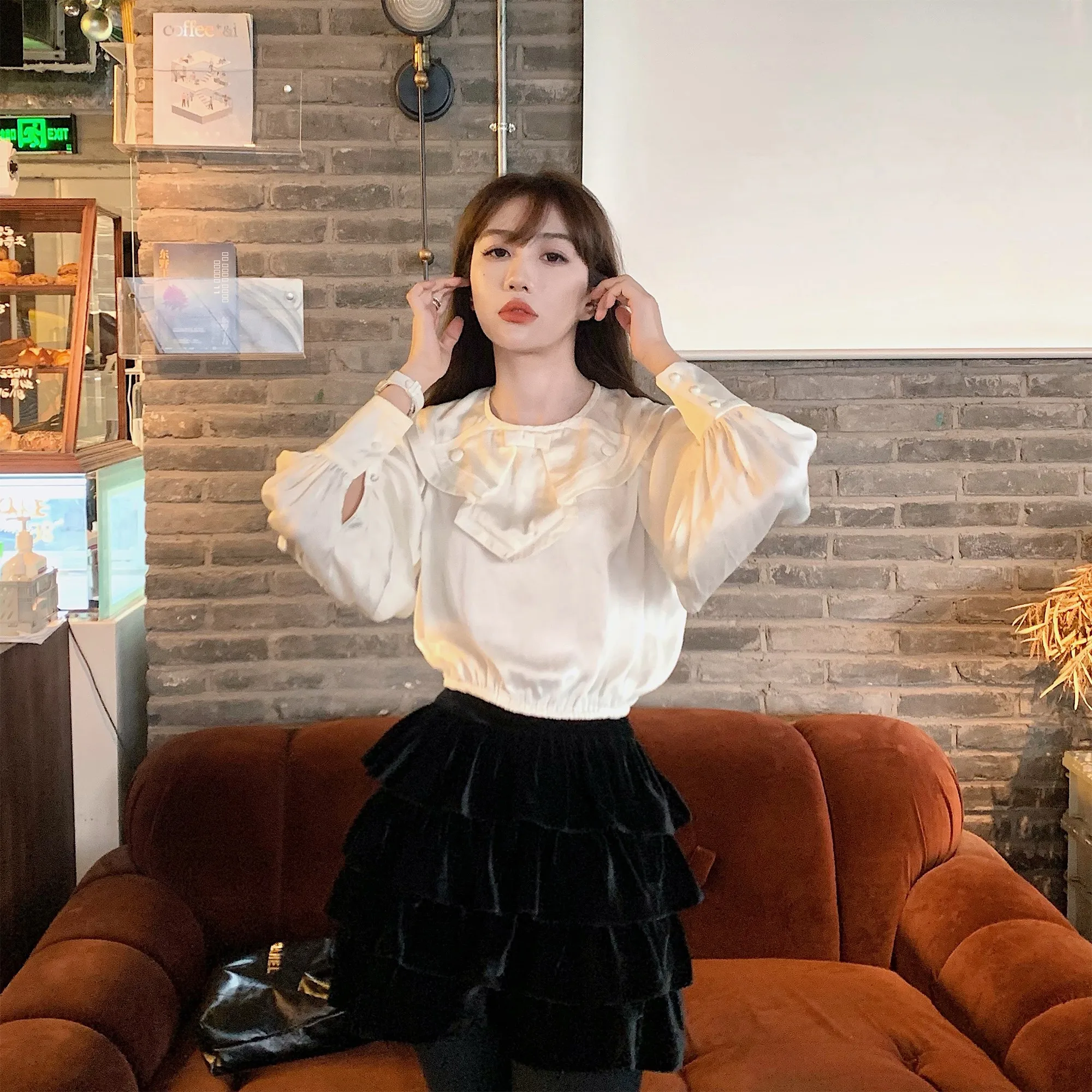 Блузка с воротником-стойкой и бантом из шелкового атласа Amor Tass, универсальная, с коротким рукавом, длинная, белая, однотонная, для офиса
Блузка с воротником-стойкой и бантом из шелкового атласа Amor Tass, универсальная, с коротким рукавом, длинная, белая, однотонная, для офиса