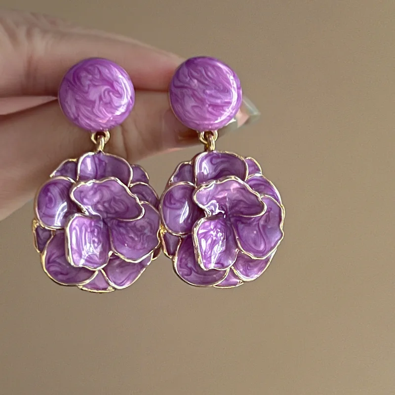 French Elegant Purple Oil Dripping Flower Pendant Stud Earrings for Women New Retro Exquisite Sweet Ladies Party Trend Jewelry
French Elegant Purple Oil Dripping Flower Pendant Stud Earrings for Women New Retro Exquisite Sweet Ladies Party Trend Jewelry
