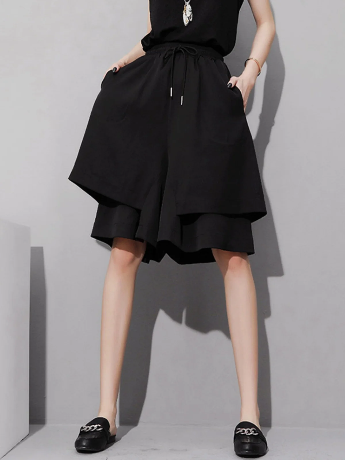 Summer Thin Wide Leg Pants Women's Loose Waist Skirt Pants Drawstring Tie Patchwork Short Length Casual Fashion Trousers
Summer Thin Wide Leg Pants Women's Loose Waist Skirt Pants Drawstring Tie Patchwork Short Length Casual Fashion Trousers