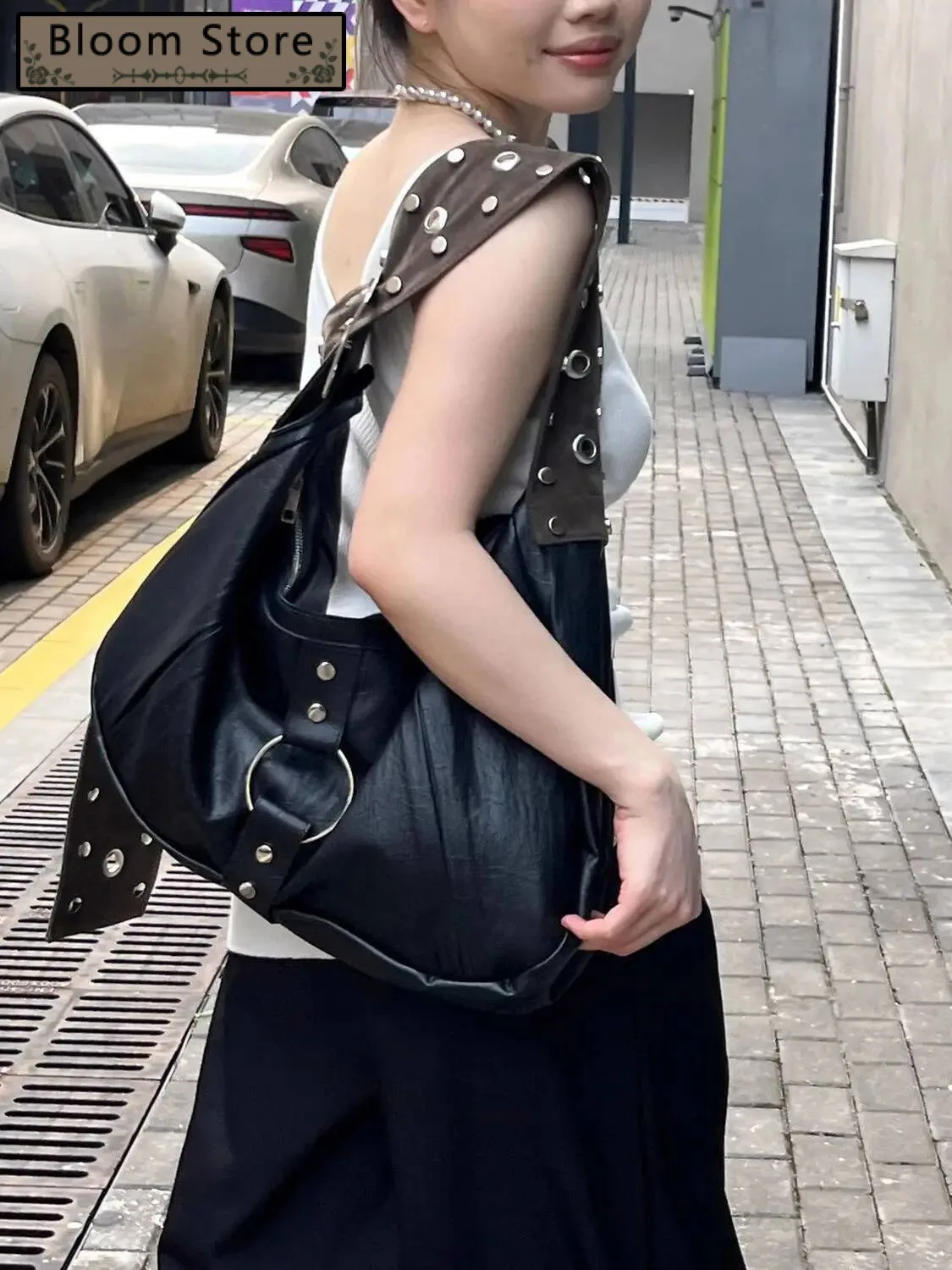 Bloom High Street Black Shoulder Purse Women Retro Pu Leather Soft Large Capacity Handbag Ladies Vintage Y2k Bags 2025
Bloom High Street Black Shoulder Purse Women Retro Pu Leather Soft Large Capacity Handbag Ladies Vintage Y2k Bags 2025