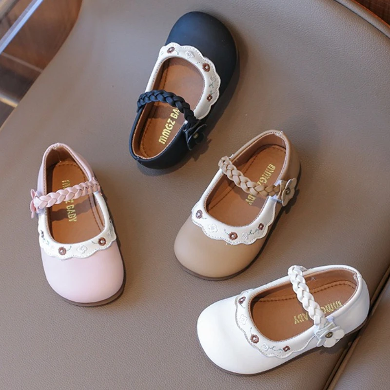 Autumn Leather Shoes New Fashion Simple Girl Shoe Embroidered Elegant Exquisite Princess Shoe Anti Slip Soft Retro Kid Sandals
Autumn Leather Shoes New Fashion Simple Girl Shoe Embroidered Elegant Exquisite Princess Shoe Anti Slip Soft Retro Kid Sandals