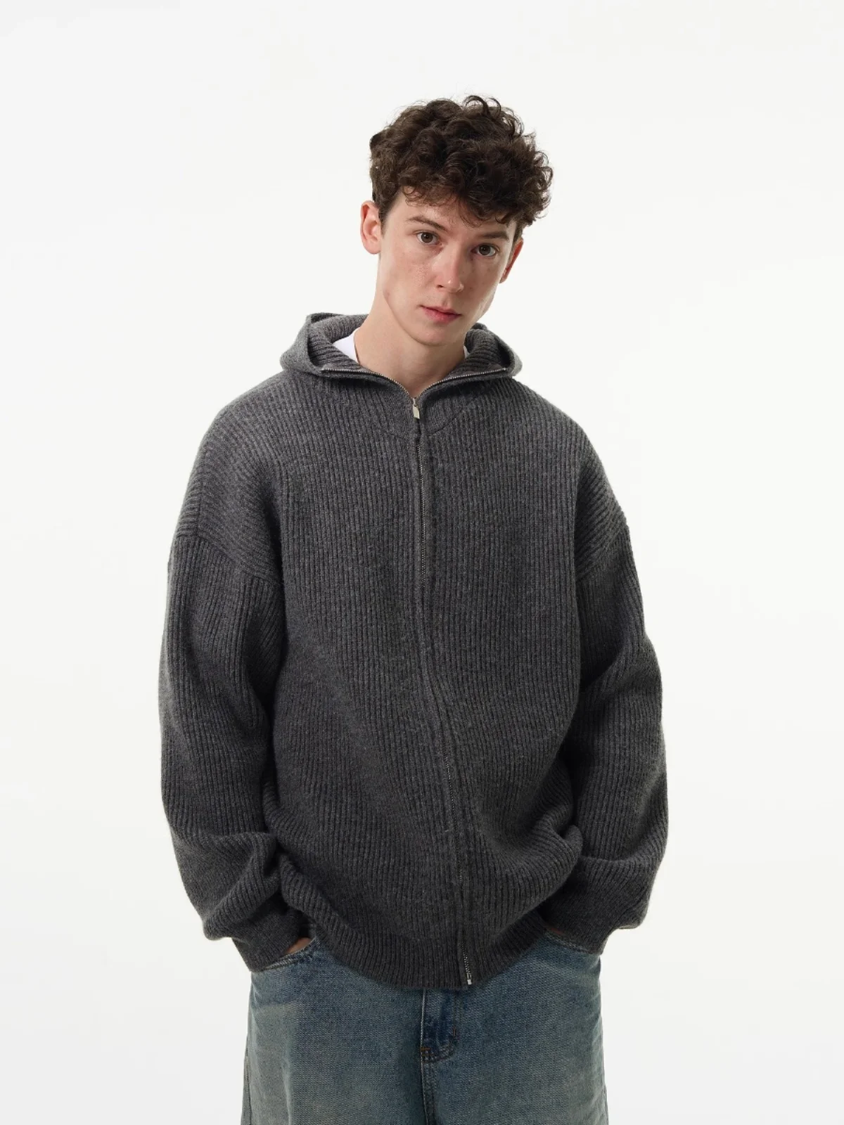 Американский открытый кардиган с капюшоном, свитер, мужской осенне-зимний новый модный бренд Cleanfit, ленивая вязаная верхняя одежда
Американский открытый кардиган с капюшоном, свитер, мужской осенне-зимний новый модный бренд Cleanfit, ленивая вязаная верхняя одежда