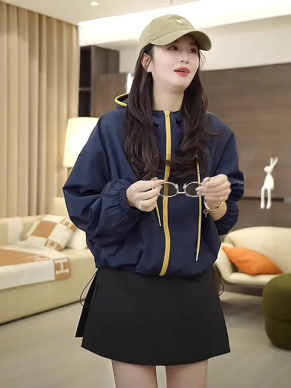 Short Zipper Design Color Block Women's Jacket Spring 2025 Fashion Outerwear Hooded Compact Size Casual Style Commute Windbre...
Short Zipper Design Color Block Women's Jacket Spring 2025 Fashion Outerwear Hooded Compact Size Casual Style Commute Windbre...
