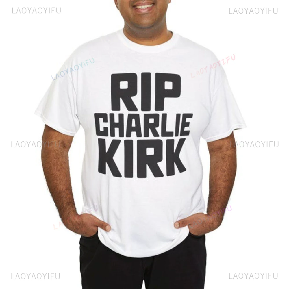 Футболка с рисунком RIP Charlie Kirk 1993-2025, футболка для женщин и мужчин, высококачественные хлопковые топы с короткими рукавами, футболка 
Футболка с рисунком RIP Charlie Kirk 1993-2025, футболка для женщин и мужчин, высококачественные хлопковые топы с короткими рукавами, футболка