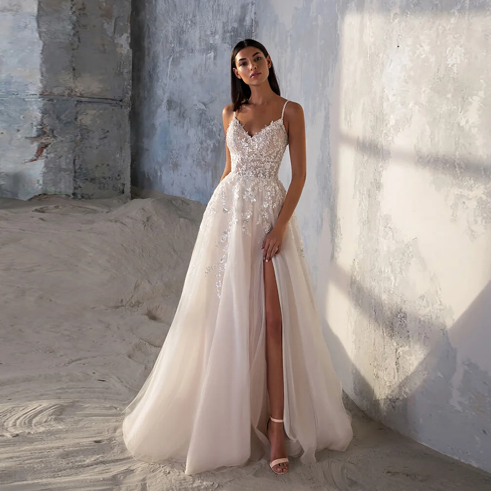 Customized V-neck Spaghetti Straps Tulle Side Slit Wedding Party Dress Lace Court Backless Women's Wedding Gown
Customized V-neck Spaghetti Straps Tulle Side Slit Wedding Party Dress Lace Court Backless Women's Wedding Gown