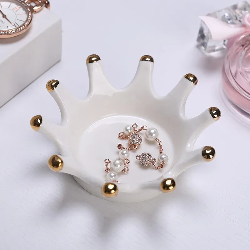 Tray Creative Crown Shaped Ceramic Decorative Desktop Jewelry Storage Tray Household Irregular Pendant Ring Jewelry Storage Tray
Tray Creative Crown Shaped Ceramic Decorative Desktop Jewelry Storage Tray Household Irregular Pendant Ring Jewelry Storage Tray