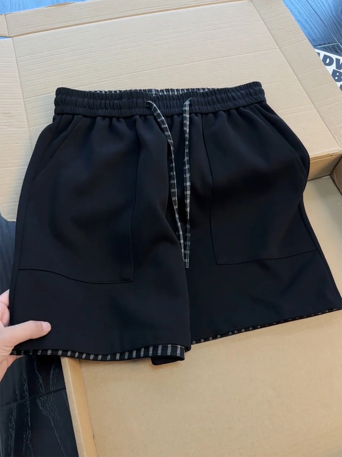 Black Plaid Spliced 4-5 Inch Men's Summer American Retro Casual Thin Loose Sports Shorts Cleanfit Style Teenager Daily Wear
Black Plaid Spliced 4-5 Inch Men's Summer American Retro Casual Thin Loose Sports Shorts Cleanfit Style Teenager Daily Wear