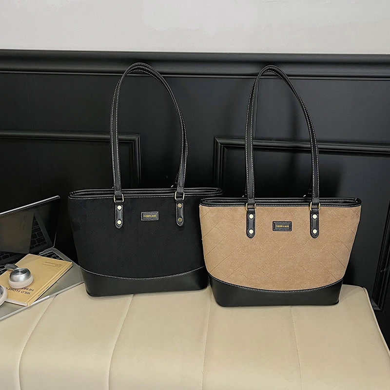 Elegant and fashionable women's handbag luxury women's chain strap shoulder bag large capacity casual zipper bag
Elegant and fashionable women's handbag luxury women's chain strap shoulder bag large capacity casual zipper bag