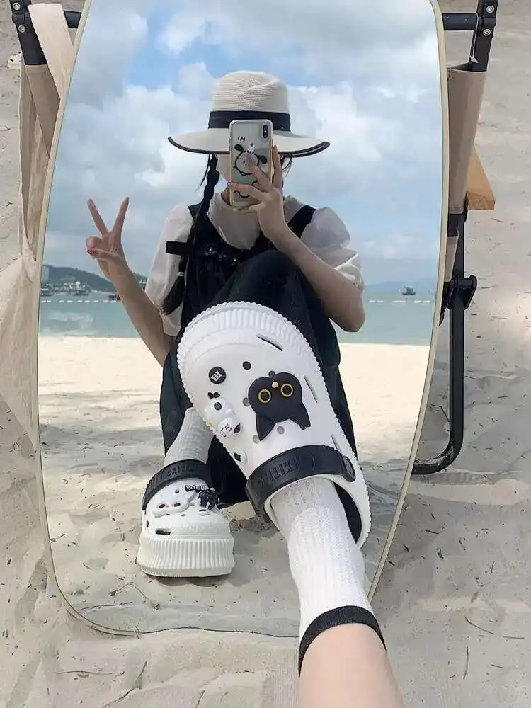 Garden Shoes Man Women Sandals Cool Black And White Cat Thick Soled Hole Slippers For Women Beach In Summer, Anti Slip And Cool
Garden Shoes Man Women Sandals Cool Black And White Cat Thick Soled Hole Slippers For Women Beach In Summer, Anti Slip And Cool