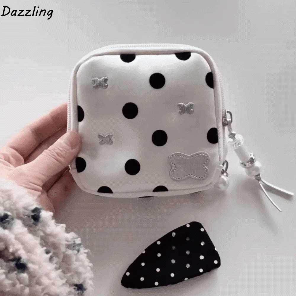 Black Dot Pattern Jewelry Storage Bag Butterfly Embroidery Multifunctional Portable Jewelry Case Multi-pocket Space Saving
Black Dot Pattern Jewelry Storage Bag Butterfly Embroidery Multifunctional Portable Jewelry Case Multi-pocket Space Saving
