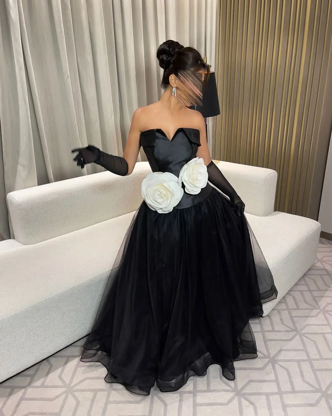 Vintage Black Sleeveless Prom Dresses V Neck Floor Length Pleated Flowers Party Gowns Evening Dresses
Vintage Black Sleeveless Prom Dresses V Neck Floor Length Pleated Flowers Party Gowns Evening Dresses