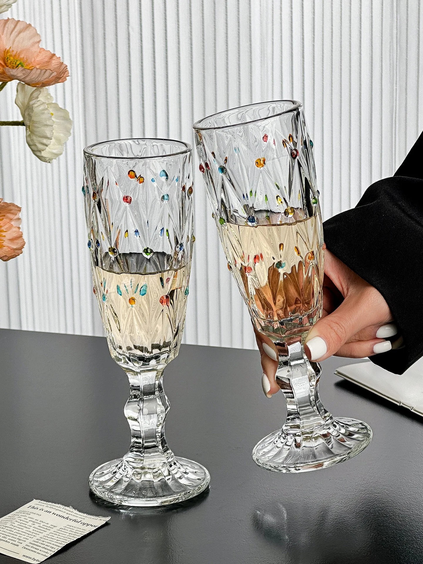 Hand-Painted Vintage Diamond Relief Highball Glass Champagne Sweet Wine Brandy Cup High Aesthetic Value Chinese Internet Famous
Hand-Painted Vintage Diamond Relief Highball Glass Champagne Sweet Wine Brandy Cup High Aesthetic Value Chinese Internet Famous